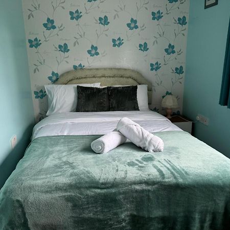 Huntingdon Walk To Town Centre, Cosy, Free Parking Villa Exterior photo